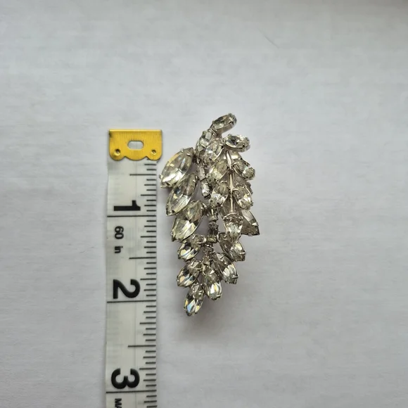 Vintage signed Weiss leaf spray brooch - Picture 5 of 6